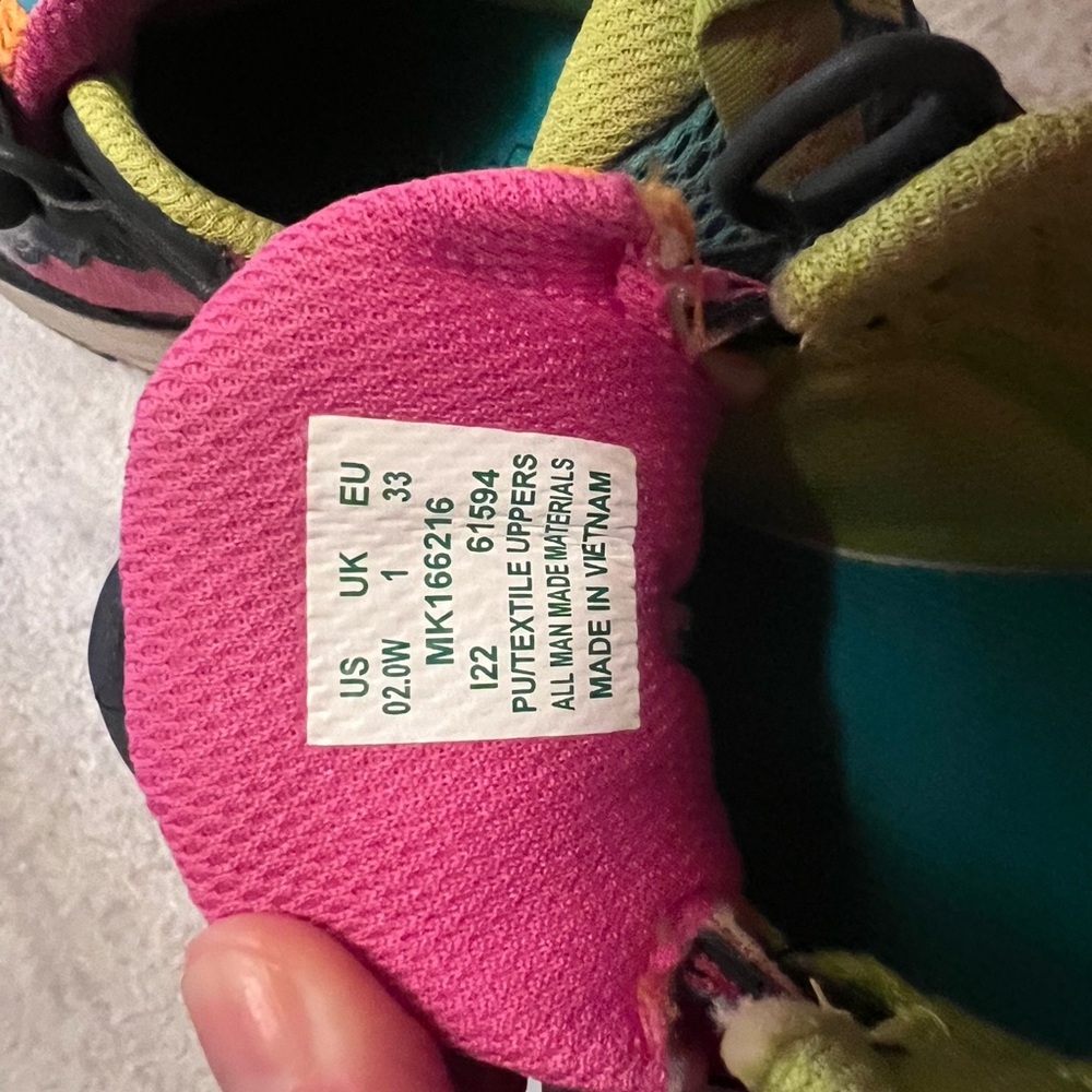 Great condition. Hiking girls shoe